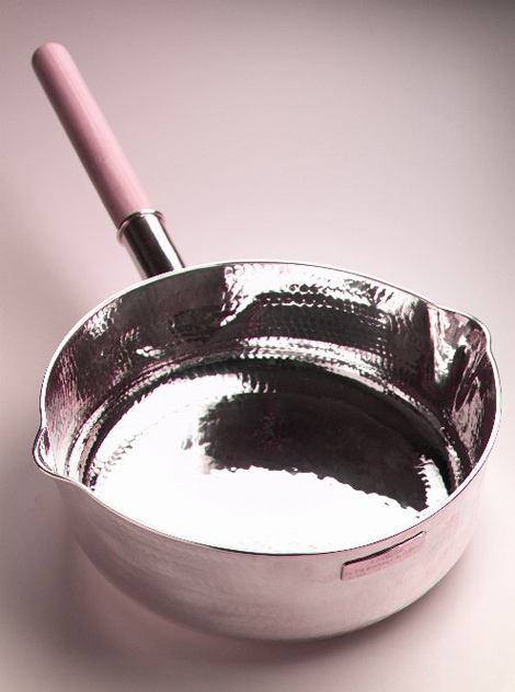 Argenta, la casseruola ideata da Riccardo De Prà per cucinare nell'argento puro.